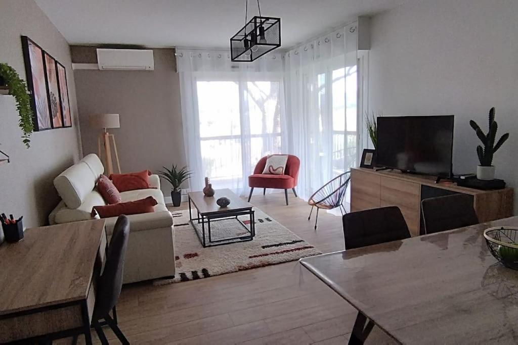 Les Geraniums, Bel Appartement Renove, Proche Plage Et Commerces La Seyne-sur-Mer Dış mekan fotoğraf